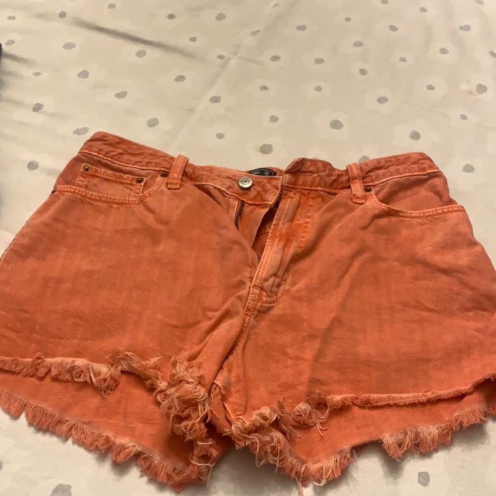 Size 8 coral Abercrombie shorts. High waisted.